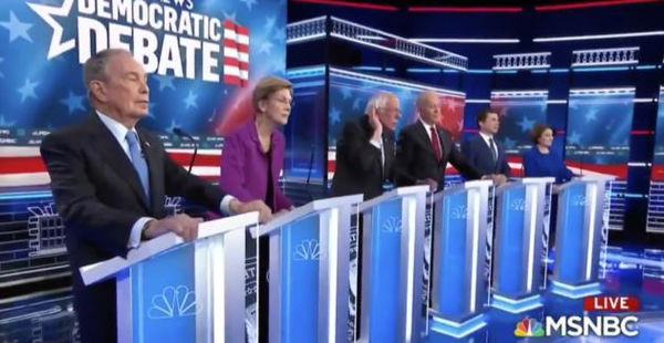 Nel primo dibattito di Bloomberg, tutti gli altri Democrats hanno attaccato il «repubblicano» sbagliato