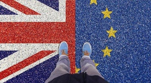 Gli effetti della Brexit sul mondo: dal 2021 il visto solo a chi parla inglese ed è qualificato
