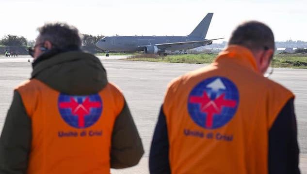 Coronavirus, atterrato a Pratica di Mare l’aereo partito da Wuhan con a bordo Niccolò article-post