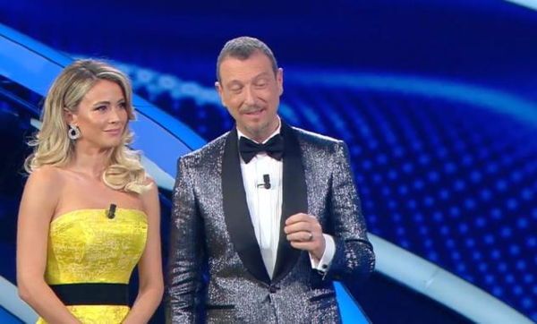 Amadeus dice a Diletta Leotta: «Sei la prima a scendere quelle scale». Ma prima di lei c’era Irene Grandi