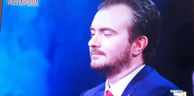 La faccia di Molinari quando Elly Schlein demolisce la Lega in un minuto | VIDEO article-post