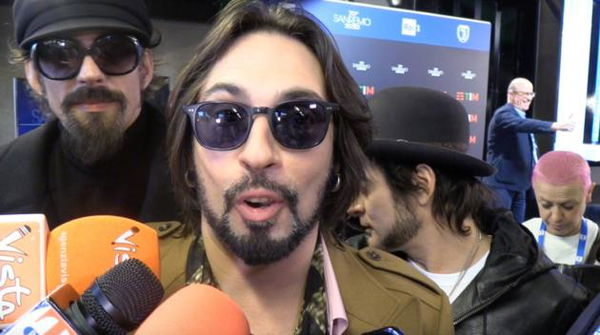 Le Vibrazioni si godono la classifica: «Effetto Vessicchio? Lui è la vera rockstar» | VIDEO