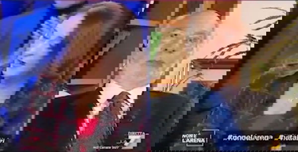 Paniz chiede a Taverna di dare una casa alla madre «con i 17mila euro dello stipendio» | VIDEO