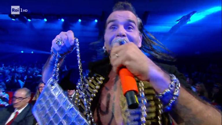 Piero Pelù risarcisce Renzi con 20mila euro per averlo definito «Boy scout di Gelli»