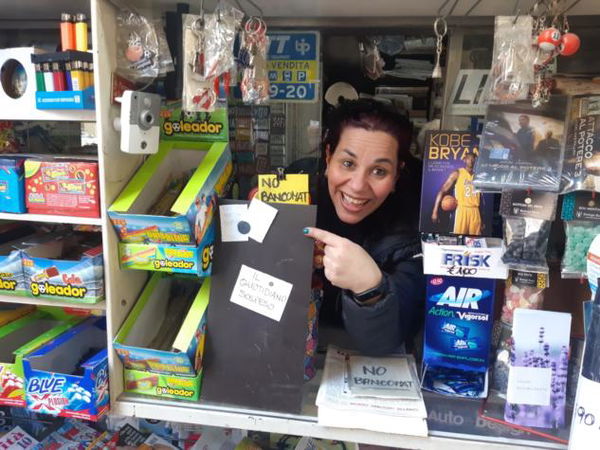 A Torino il quotidiano è sospeso come il caffè: «La cultura e l’informazione devono essere di tutti»