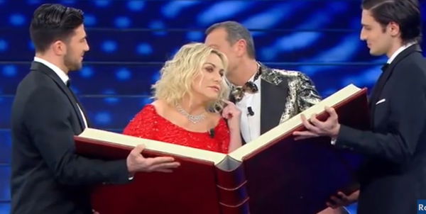 Antonella Clerici insegna a Amadeus come si fa il Festival di Sanremo