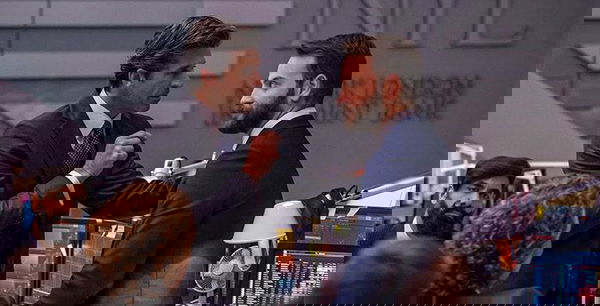 Diavoli, la recensione della serie con Alessandro Borghi e Patrick Dempsey