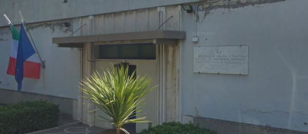 Evade dai domiciliari e chiede di tornare in carcere: «Non ce la faccio più a stare in quella casa»