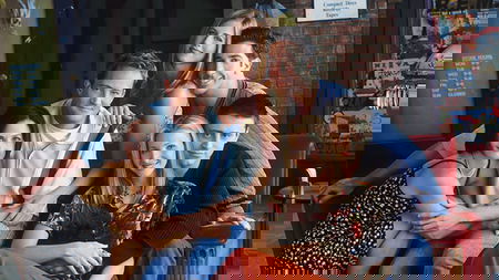 Friends contro il coronavirus, dona e vinci il set della reunion article-post