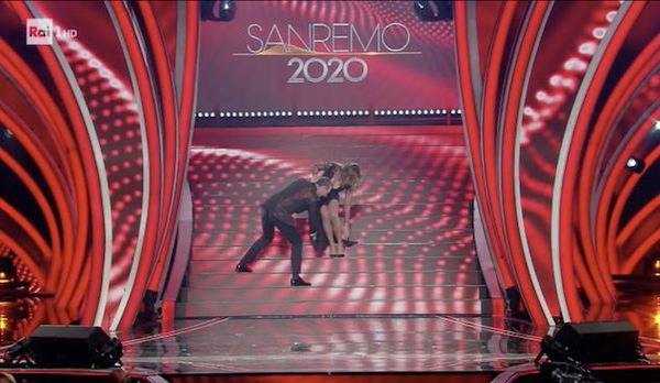 Le scale di Sanremo continuano a mietere vittime: stasera tocca a Sabrina Salerno