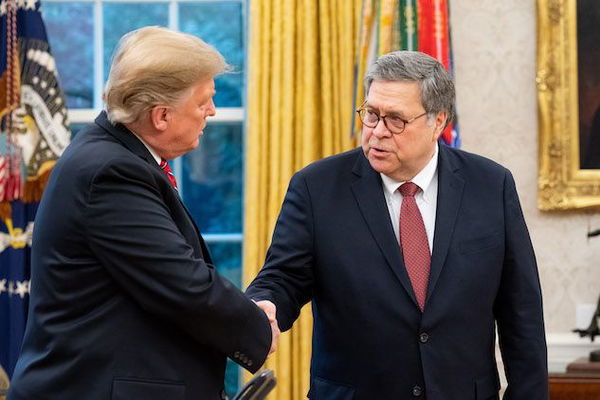 Anche il segretario alla Giustizia William Barr pronto a mollare Donald Trump: «Il mio lavoro sta diventando impossibile»