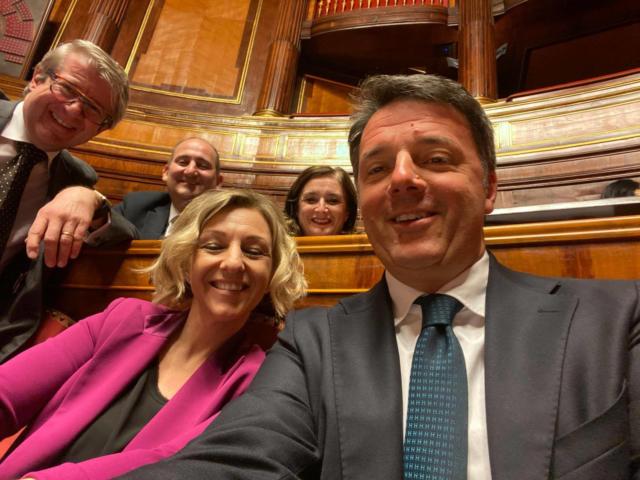 Coronavirus, Matteo Renzi contrario alla chiusura dei negozi: «Crea solo più problemi» article-post