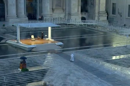 Papa Francesco unisce l’Italia con la preghiera, tutti davanti alla tv article-post