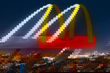 McDonald’s cambia lo storico logo per via del coronavirus article-post