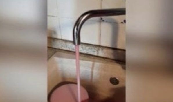 È davvero successo: a Castelvetro di Modena è uscito lambrusco dai rubinetti