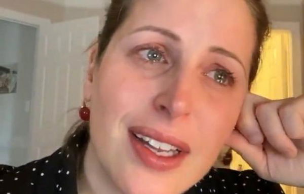 Clio Make Up lascia New York dopo la folle corsa agli armamenti degli americani | VIDEO