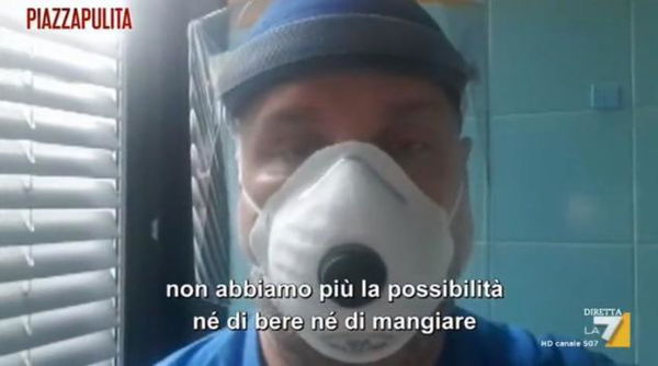 «Una volta che indossiamo la mascherina non possiamo né bere né mangiare perché non abbiamo il cambio» | VIDEO