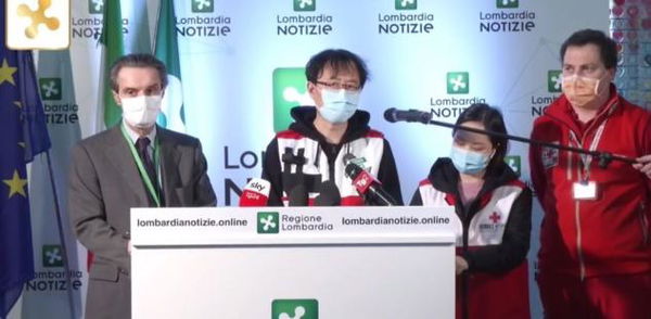 I medici cinesi cazziano i cittadini milanesi (ma anche il resto degli italiani): «Dovete stare a casa» | VIDEO