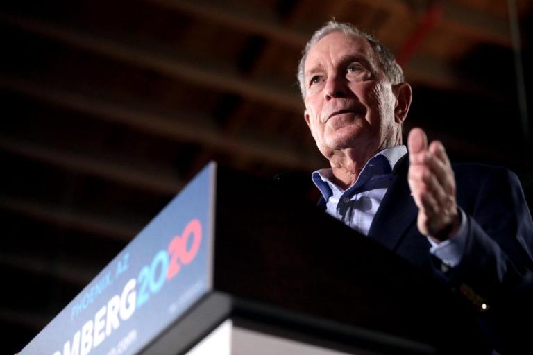 Tutti (o quasi) contro Sanders: anche Bloomberg si ritira per dare endorsement a Biden