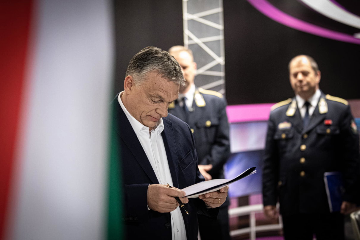Scandalo Pegasus, l’opposizione chiede le dimissioni al governo Orban per le accuse sui giornalisti spiati article-post