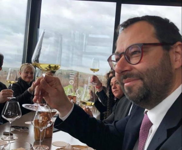 Il ministro Patuanelli in autoisolamento: ha incontrato l’assessore lombardo positivo al coronavirus