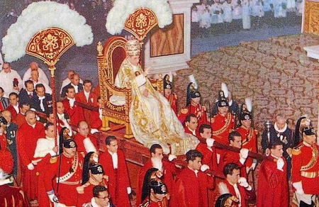 Il Vaticano sembra aver già riabilitato Pio XII sugli ebrei, il rabbino Di Segni: «Non ebbe la volontà di fermare il treno del rastrellamento» article-post