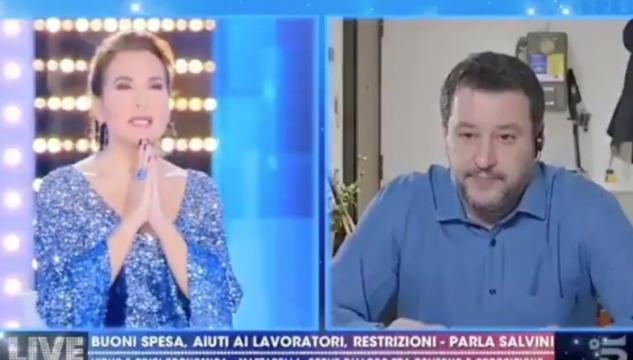 Salvini e D'Urso pregano