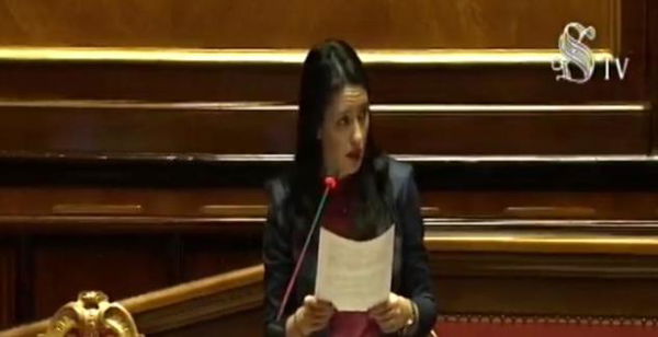 Azzolina annuncia: «Si va verso una Maturità con commissione interna e Presidenti esterni»