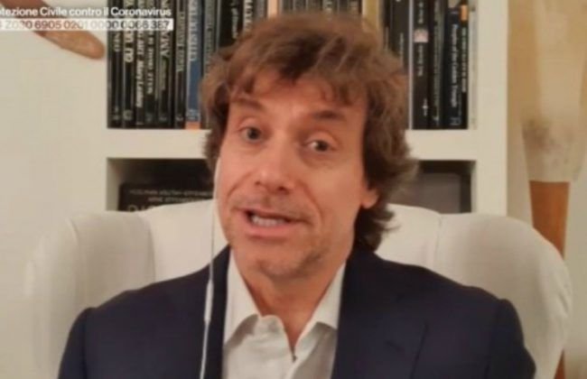 Alberto Angela manda un messaggio agli italiani: “State a casa e salvate delle vite” | Video