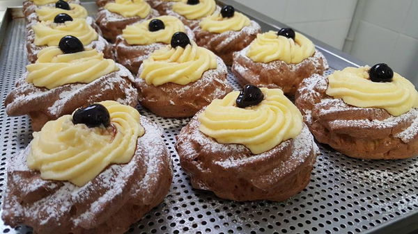 Bignè di San Giuseppe a domicilio per addolcire la quarantena a Roma