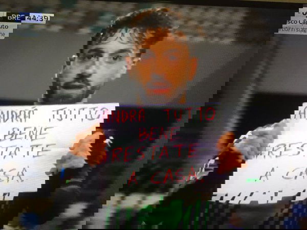 La meravigliosa esultanza del bomber Ciccio Caputo che ci invita a restare a casa