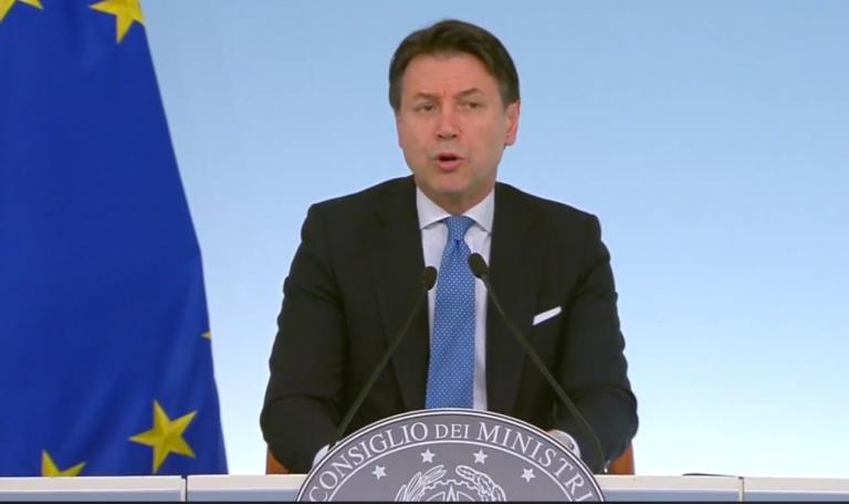 Conte in diretta Facebook: “Serve un passo in più, chiusura di tutti i negozi sul territorio tranne alimentari e farmacie”