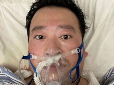 Cina, finalmente lo stato ammette l’errore e fa le scuse al medico-eroe di Wuhan article-post