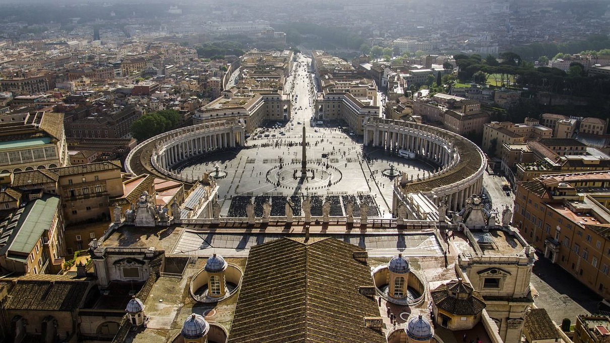 Il Vaticano valuta il lockdown dopo il risultato positivo del tampone di un collaboratore del Papa article-post