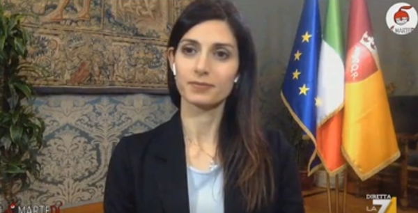 La gaffe di Virginia Raggi a Dimartedì: “Vicino a chi ha perso un lavoro in nero” | VIDEO