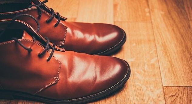 La bufala delle scarpe che trasmettono il Coronavirus article-post