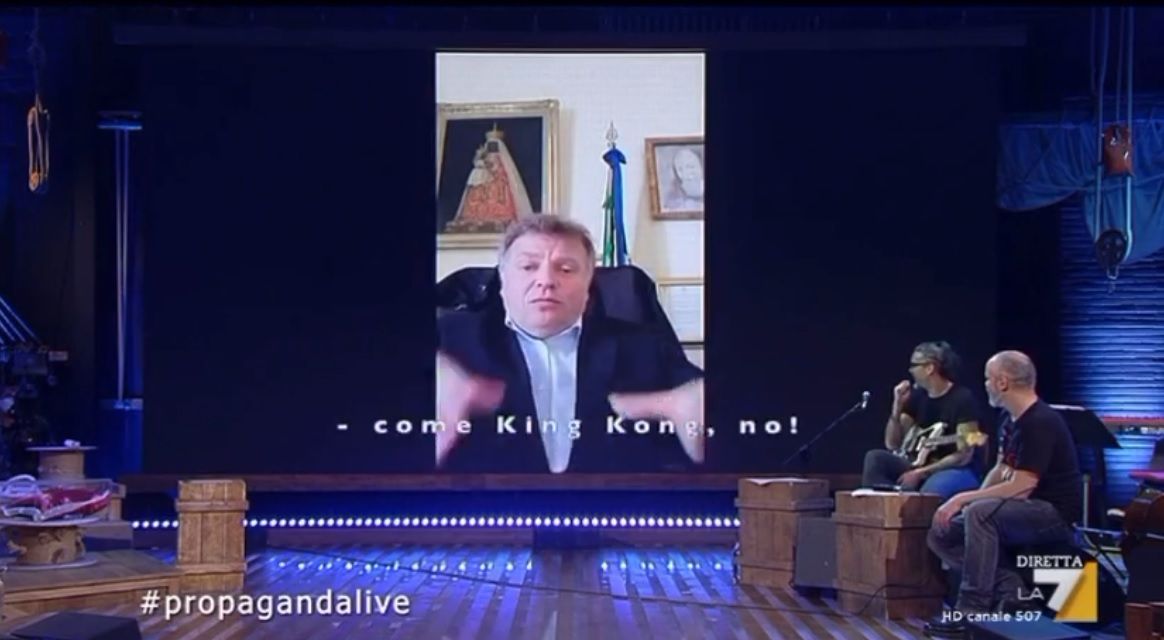 Il sindaco di Lucera contro gli estetisti aperti: “Nessuno lo vede se vi esce King Kong dai pantaloni” | VIDEO article-post