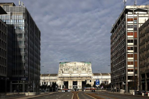 La polizia ha rimandato a casa quelli che da Milano volevano scendere al sud, ma non è stato un «tentato esodo»