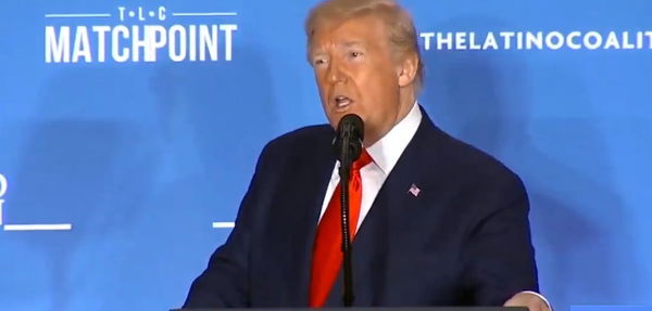 Trump definisce “falsi” i dati sul coronavirus: “me lo ha detto molta gente”