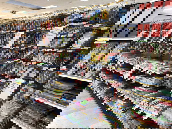 Come stanno davvero le cose sul divieto di acquistare matite e pennarelli in alcuni supermercati
