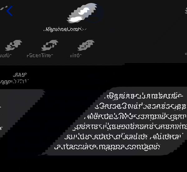 Come ha fatto la regione Lombardia a inviare un SMS a tutti i cittadini per invitarli a usare l’app che documenta il contagio