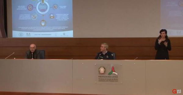 Scintille in conferenza stampa: «Due ministri dicono che non ci sono modelli sulla fase-2». Rezza replica: «Baggianate» | VIDEO