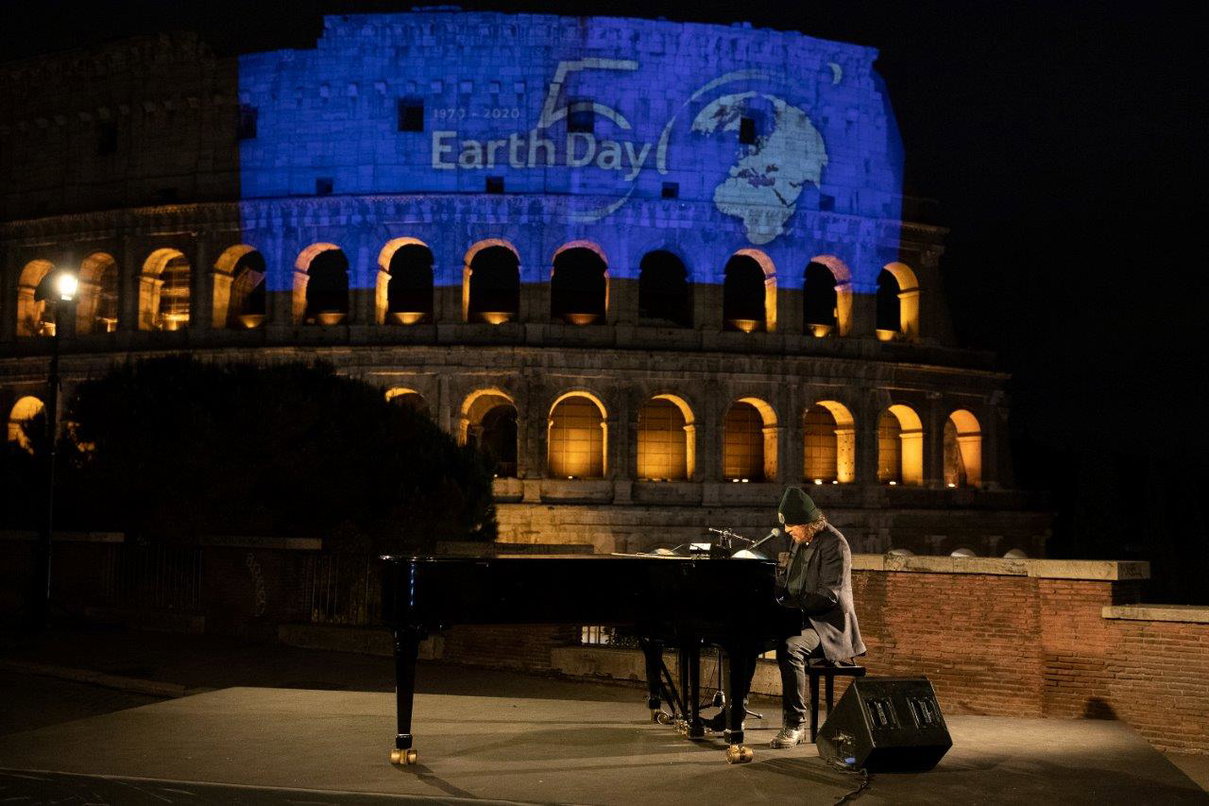 Zucchero al Colosseo con “Canta la vita” di Bono Vox | Video article-post