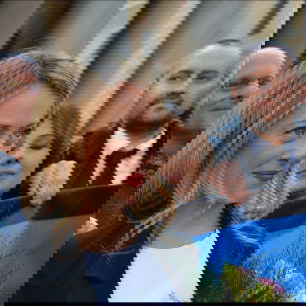 Le curiose dimenticanze di Giorgia Meloni sulle mascherine