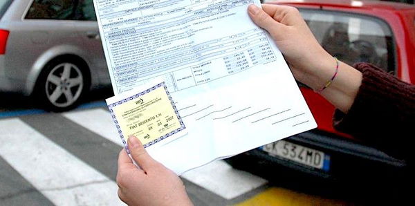 Assicurazione auto, possibile sospensione fino al 31 luglio ma ad alcune condizioni