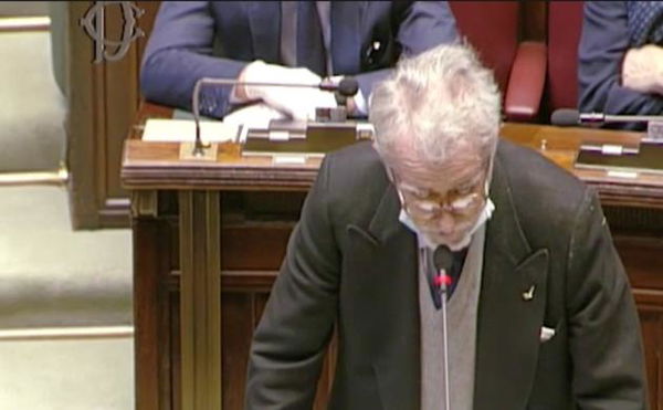 Il deputato della Lega in Aula con la febbre a 37,7? «No, ero solo accaldato per il giardinaggio»