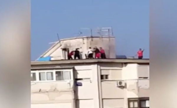 Il fenomeno delle grigliate sui tetti e non solo: perché gli elicotteri sorvolano le nostre città