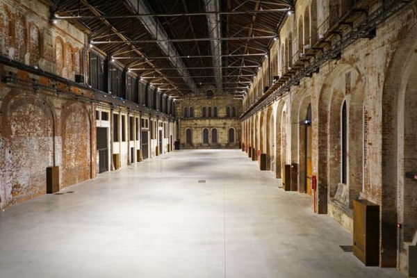 Scalo, concerti e ora ospedale anti-covid-19: le infinite trasformazioni dell Officine Grandi Riparazioni di Torino