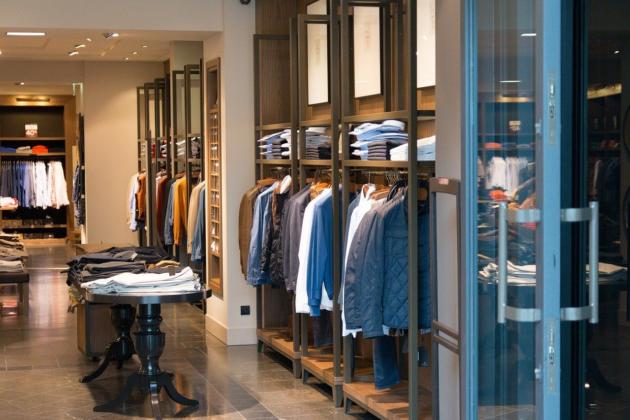 Nei negozi di abbigliamento della fase 2: i vestiti sanificati dopo la prova in camerino article-post