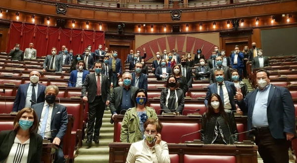 Fratelli d’Italia «non condivide» l’occupazione del Parlamento della Lega